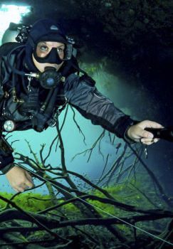 OrcaTorch D810 休（xiū）閑潛水照明燈