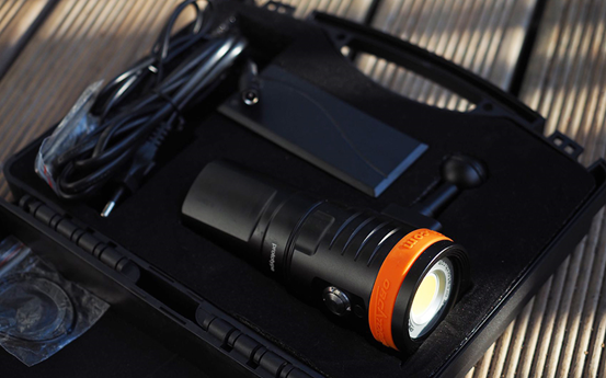 OrcaTorch木瓜视频 潛水手電筒選購指南