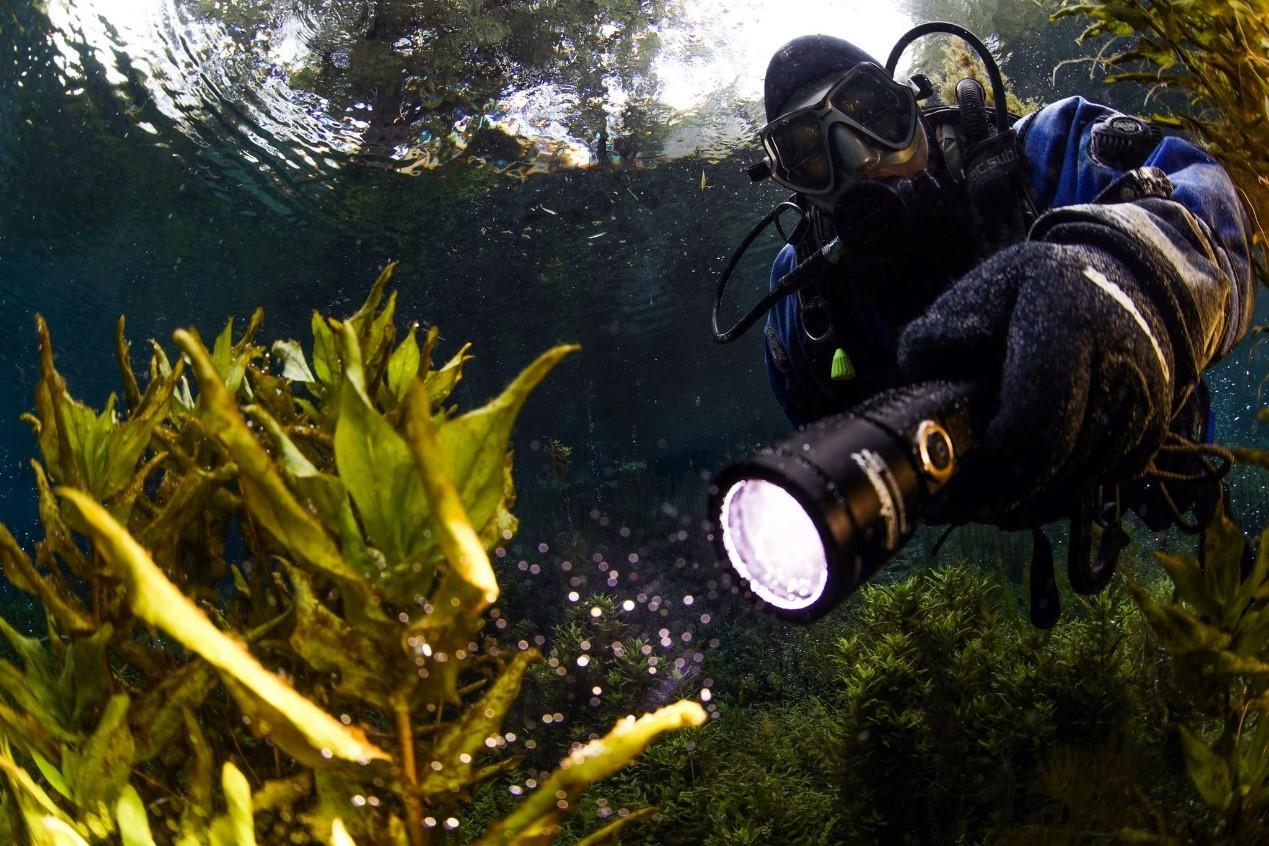 如何選擇高質量潛水手電（diàn）筒