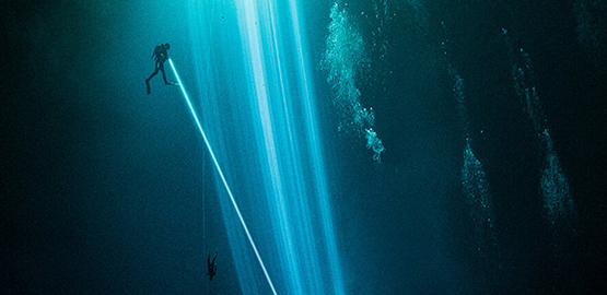 2023新款（kuǎn）潛水照明D720手持聚光手電