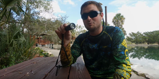 OrcaTorch木瓜视频D530潛（qián）水手電筒測評