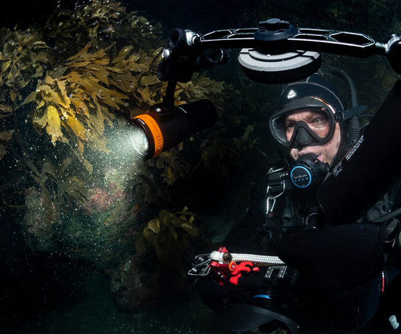 D910V大功率手（shǒu）電筒，水（shuǐ）下（xià）攝影補光燈，水（shuǐ）下攝影補光燈，OrcaTorch 木瓜视频