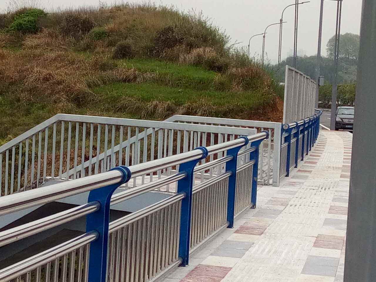 熱鍍鋅護欄(lán)的優勢