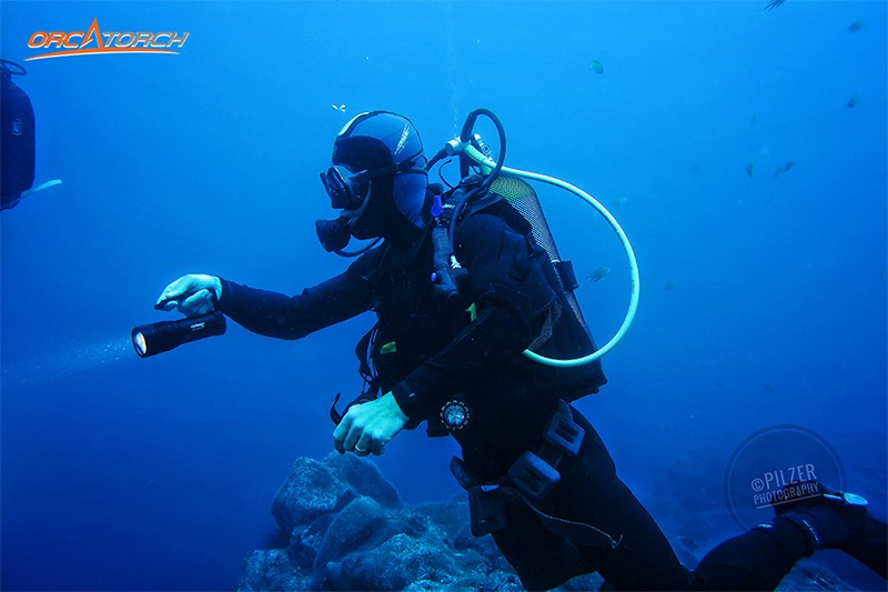 潛水燈-潛（qián）水（shuǐ）手電筒-潛水攝（shè）影（yǐng）燈-水下工程照明-OrcaTorch木瓜视频